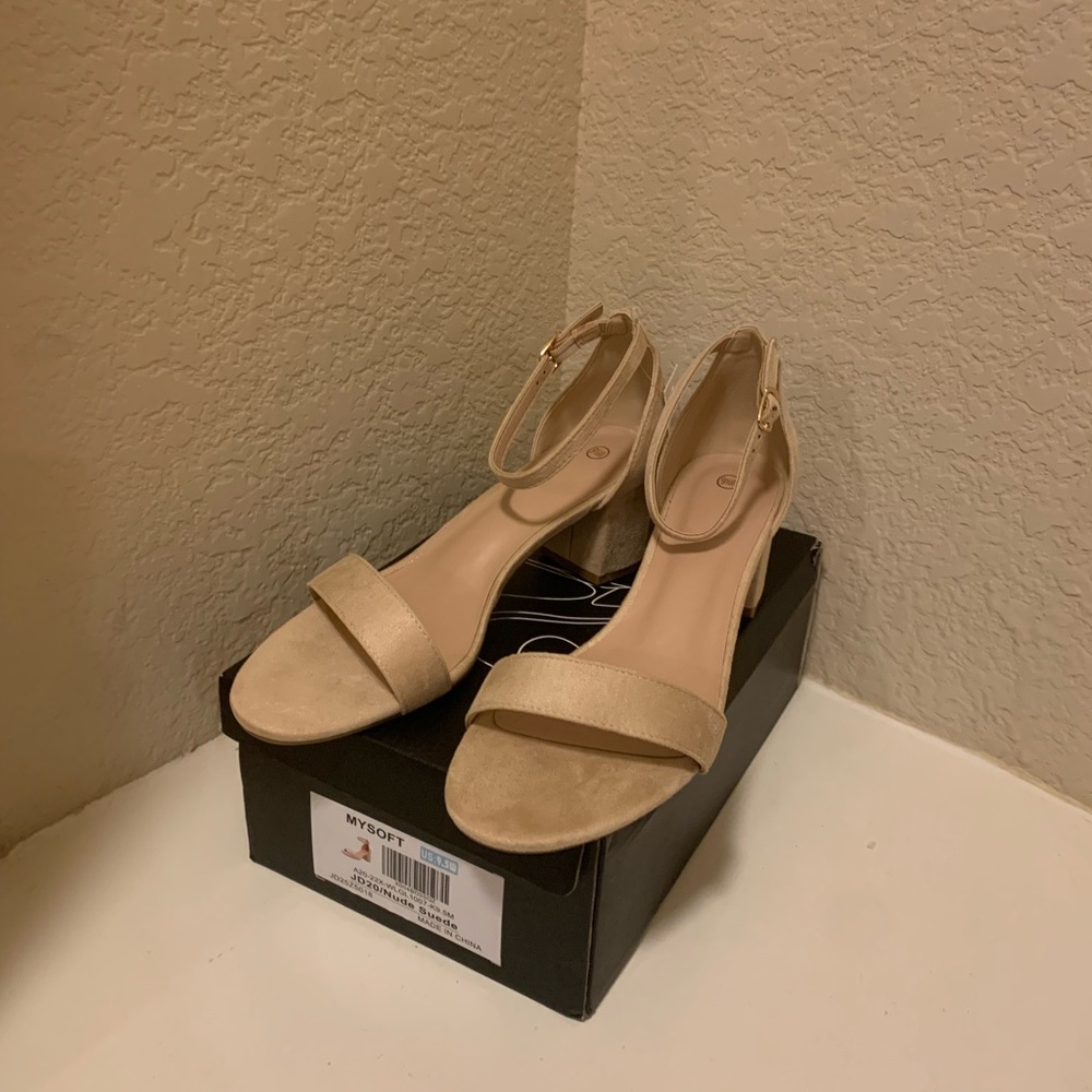 Shoes size 9.5 Wide